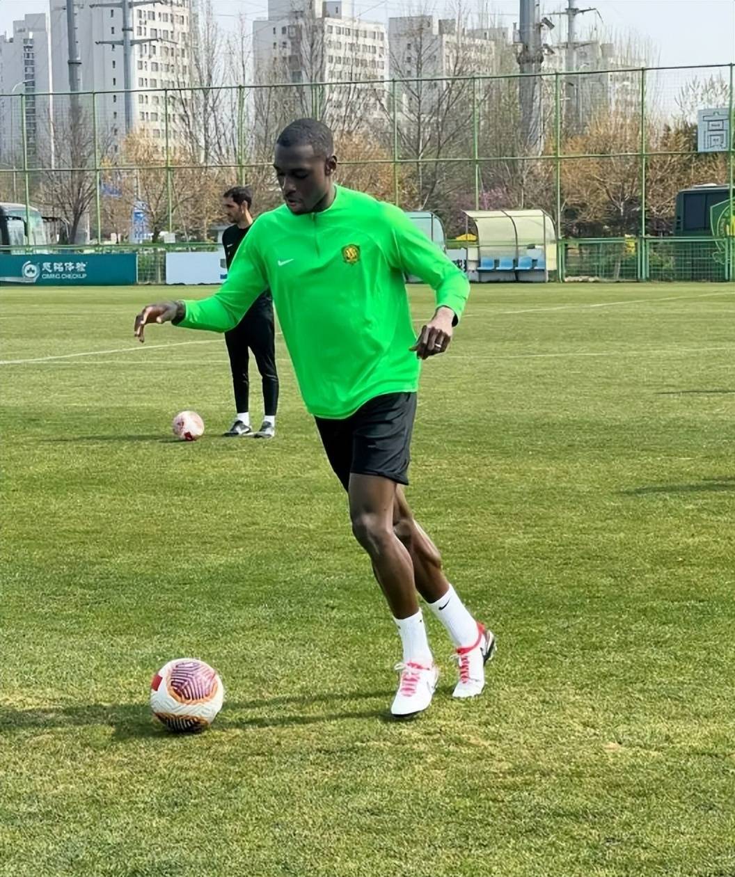 乐鱼娱乐 -重磅！北京国安赛前内部沟通今晚广厦男篮调整名单以备国王杯，哈兰德连续三场比赛得分超过突破纪录的简单介绍