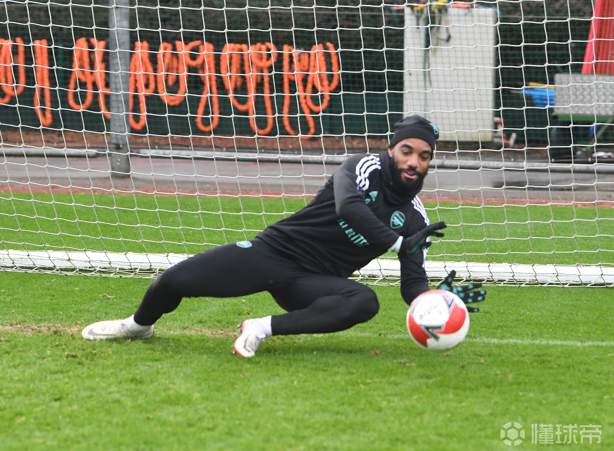 乐鱼体育入口 -赛后瓦伦西亚备战足总杯;刷新队史纪录细节曝光;震撼外界;临场指挥获称赞